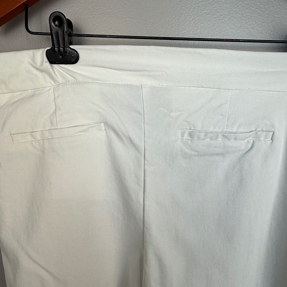 Chicos Womens Pants Size 1.5 White Cropped Leg Casual Stretch Flat Front - Picture 6 of 9